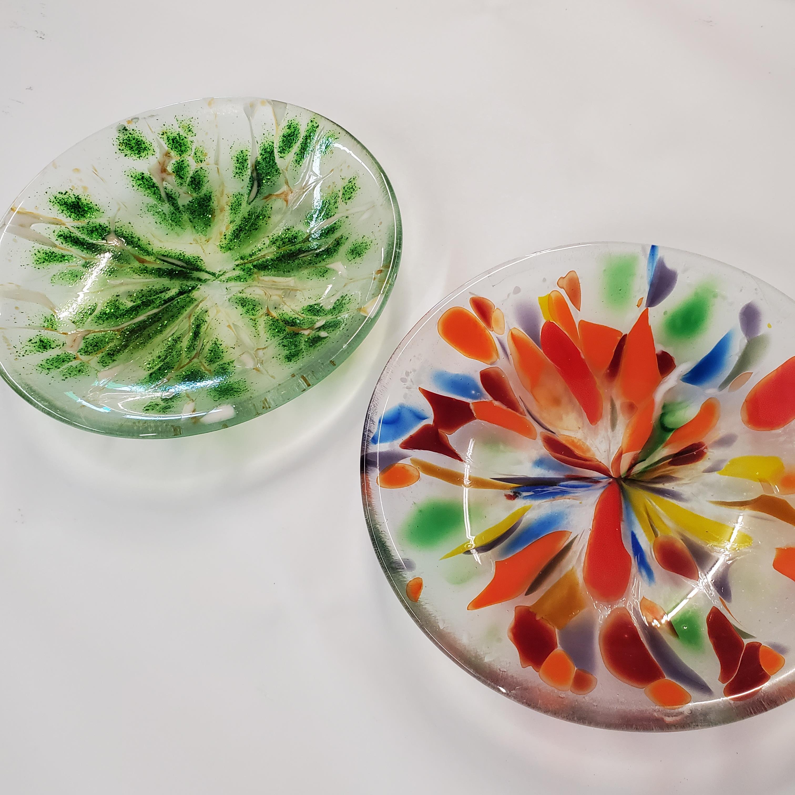 <span style="font-size:24px">Fused Frit Stretching Bowl</span>&nbsp; (6 openings)